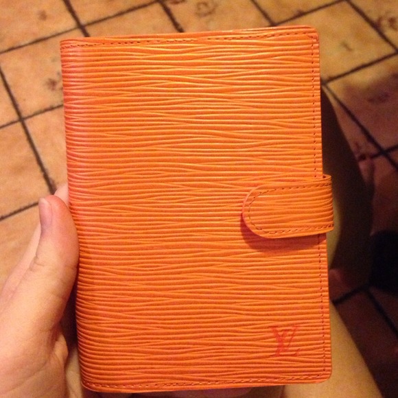 AUTHENTIC orange Louis Vuitton agenda planner