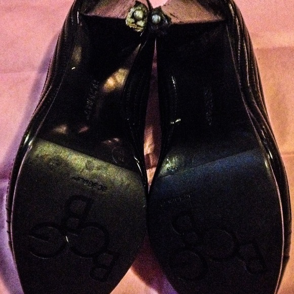 BCBG DETAIL PUMP ✨ - Picture 2 of 2