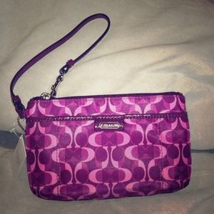 *~Final price~* Nwt! Coach purple wristlet