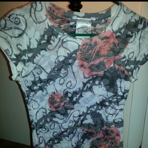 Floral/thorn print sheer short sleeve top