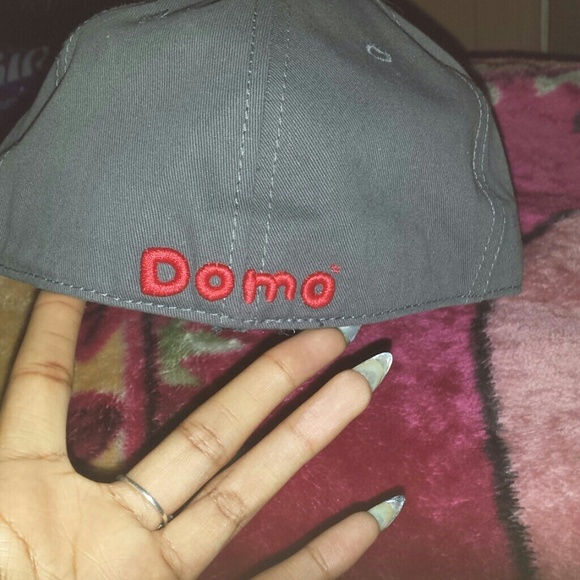 Domo hat worned only once - Picture 2 of 3