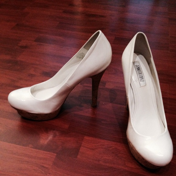 Heels - Picture 2 of 3