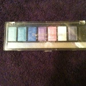 Profusion eye pallet