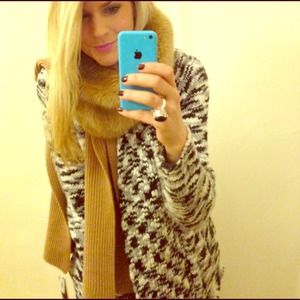 NEVER USED FaB FaUx FUR scarf -- love!! 💕🍂🍃🍁