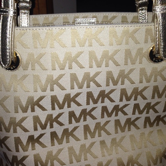 🔴🔴sold 🔴🔴Authentic MK bag - Picture 4 of 4