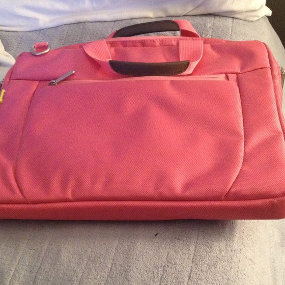 Hot pink laptop case! BOGO 50% off!