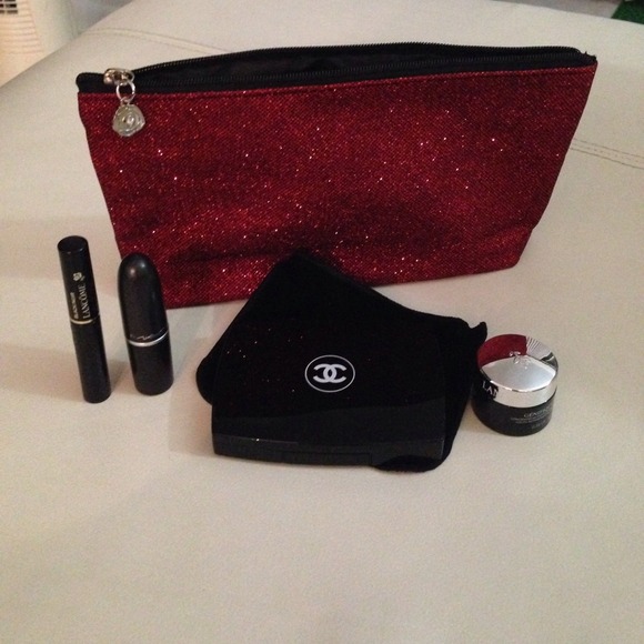 ❌❌NOT FOR SALE❌❌Lancôme red makeup bag. Brand new