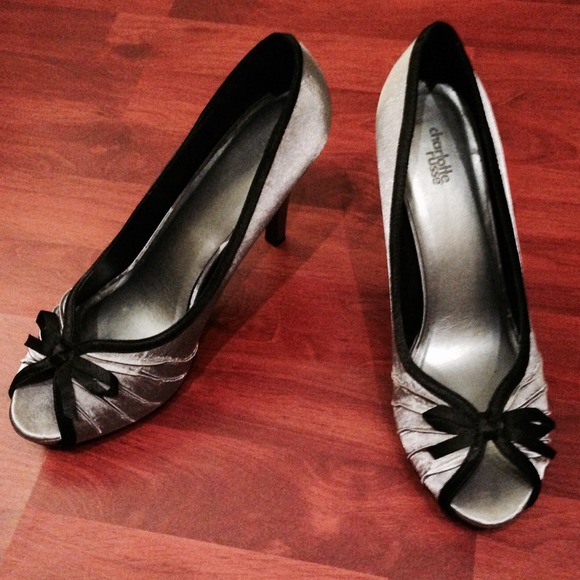 Heels - Picture 2 of 4