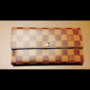 LV damier wallet