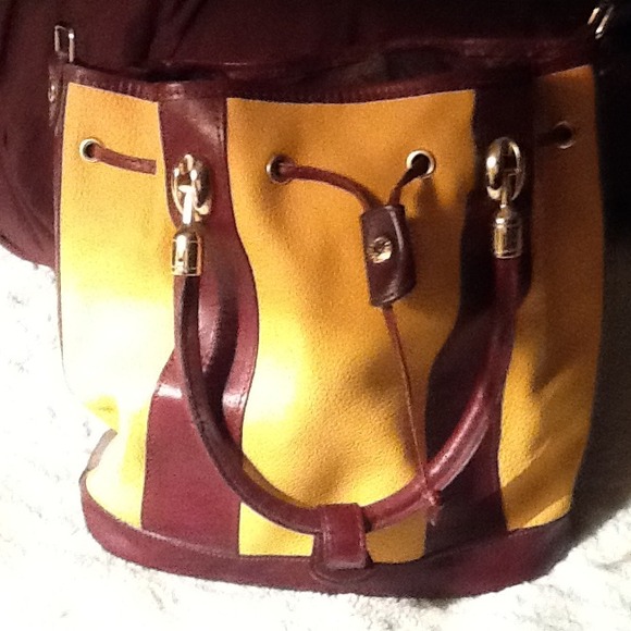 Italian leather bucket style purse never used