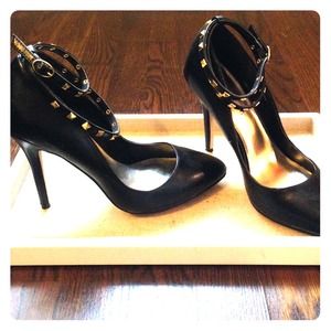 Just Fab Black Pumps