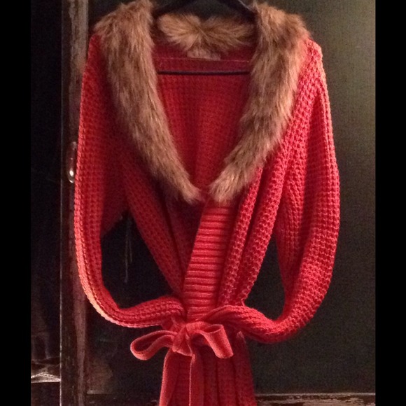 💥Orange Old Navy Wrap Sweater w/Faux-Fur Collar💥