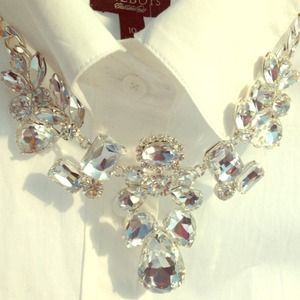 💕💖CRYSTAL STATEMENT NECKLACE W/FREE EARRINGS💖💕