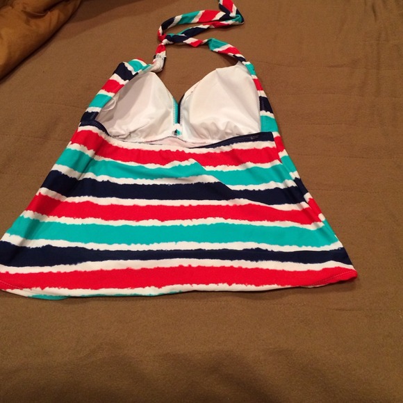 2XL swimsuit top - Picture 3 of 3