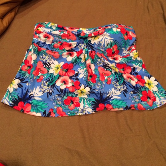 3XL swimsuit tops - Picture 2 of 4