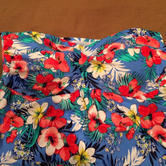 3XL swimsuit tops - Picture 3 of 4