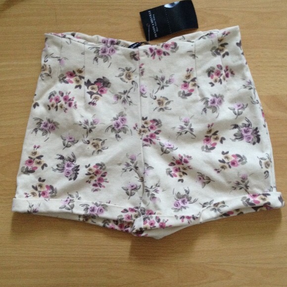 ‼️SOLD‼️❤️Brandy melville Bruna shorts