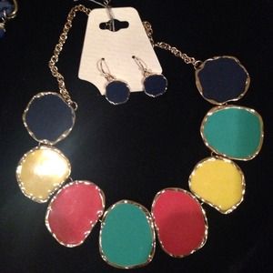 Necklace and earring set