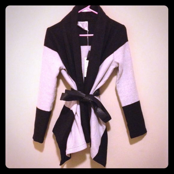 BB Dakota Outerwear - 🎈REDUCED🎈BB Dakota Outerwear Cardigan