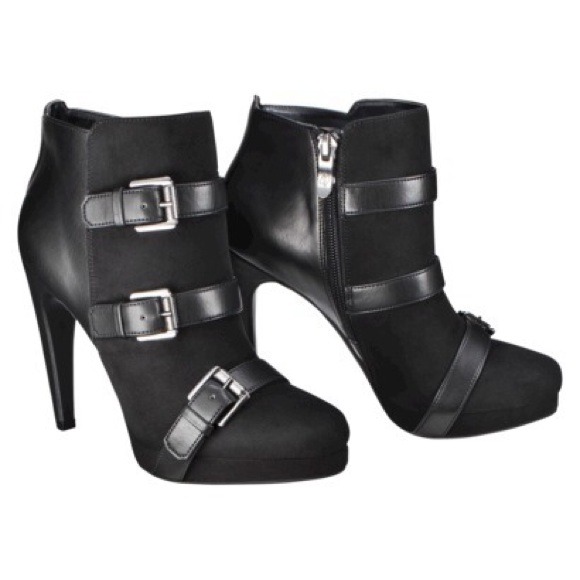 Sam & Libby Kaye buckle bootie - NWT