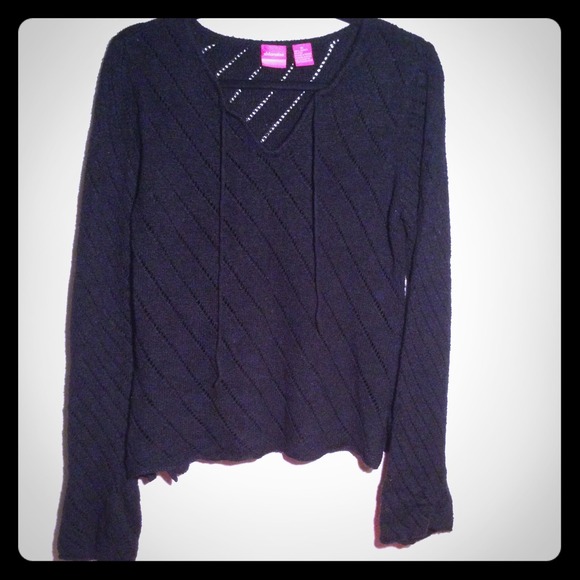 Black sweater! - Picture 1 of 4