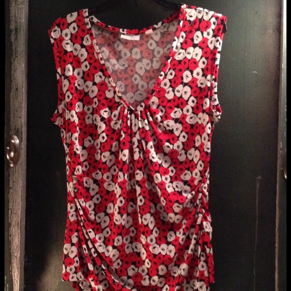 💫🌹Red, Black & White Poppy NY & Co. Blouse🌹🌟