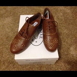 Steve Madden studded Oxford , NWB