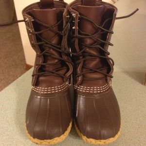 LL Bean kids boots, size 2.
