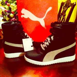 Ladies wedge Puma brand new