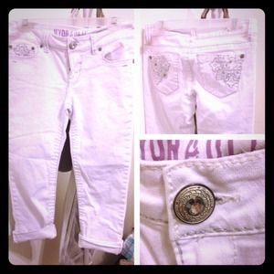 Hydraulic white jean capris