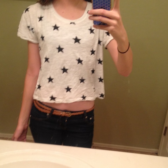 White crop top with black stars - Picture 1 of 2