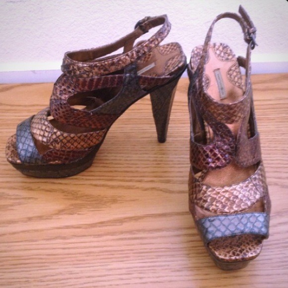 MaxAzria Genuine Snake Skin platforms - Picture 1 of 4
