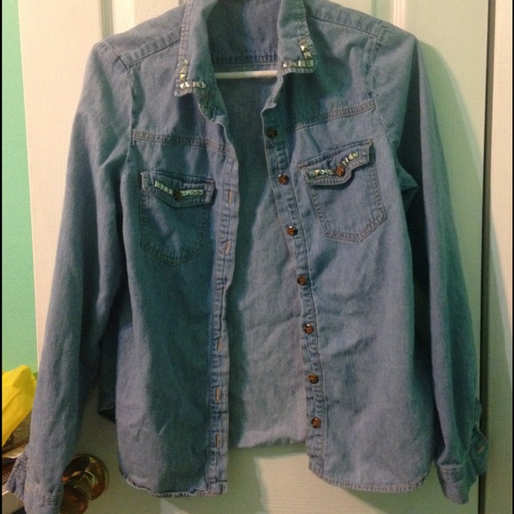 Denim shirt with studs