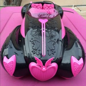 Monster high car and minion hair pieces