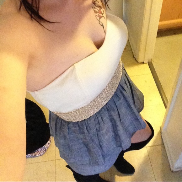 Sophisticated and sexy! Strapless peplum dress