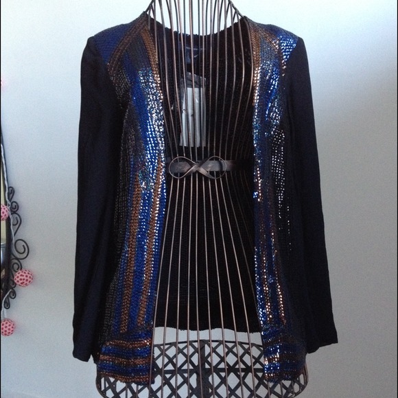 ❗️❗️SOLD❗️❗️French Connection sequin blazer