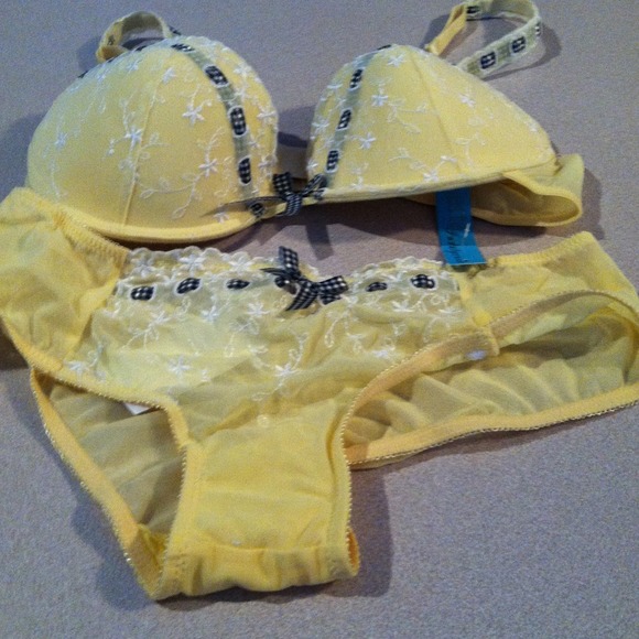 Bra and panties set