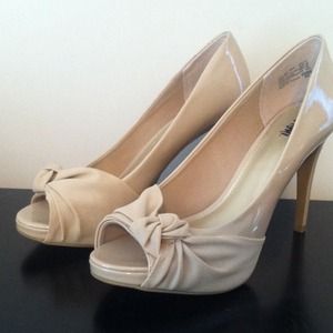 Fioni Nude Peep Toe Bow Knot Platform Pumps