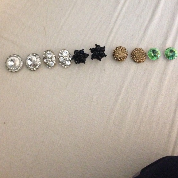 Earrings. New. Great condition. PP only.