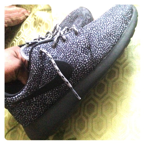 Nike Roshe Run (never worn)