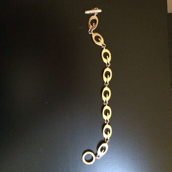 ⭐️SOLD⭐️Guess bracelet