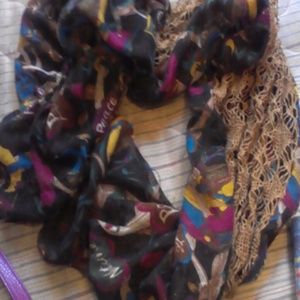 Multicolored scarve