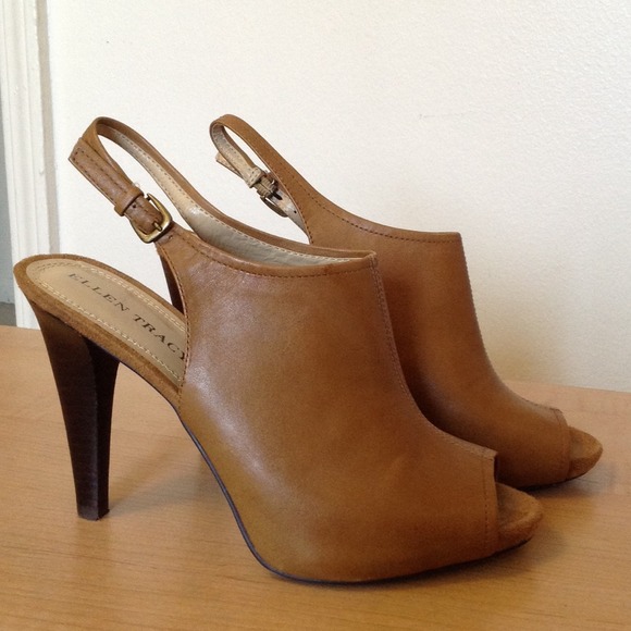 Ellen Tracy Slingbacks