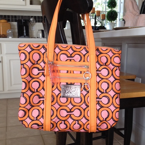 REDUCED. Coach poppy tote! GREAT condition!