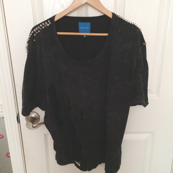 🚫SOLD🚫Loose Fitting Black n White Acid Wash