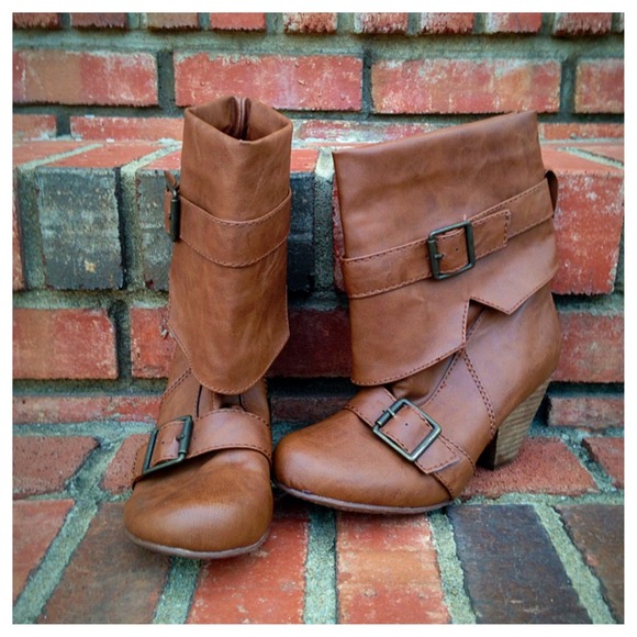 ❌BUNDLED❌🎉ⒽⓄⓈⓉⓅⒾⒸⓀ🎉8/9🎉BlowfishShort Ankle Boot - Picture 4 of 4