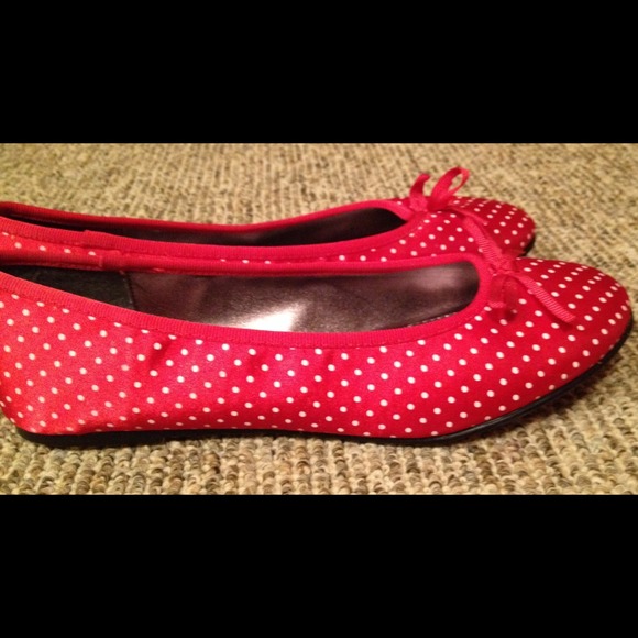 Red & white polka dotted ballet flats. Size 8.