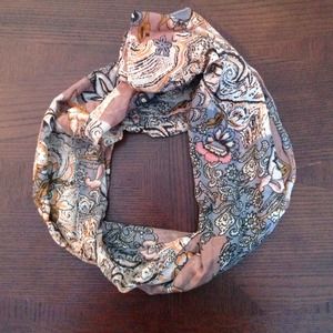 Paisley Gray/Pink Scarf
