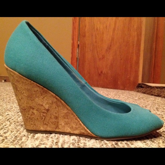 Teal open toe wedges. Size 7.