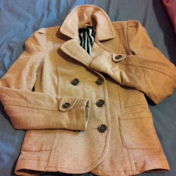Sold. !!!!! New cute jacket <3
